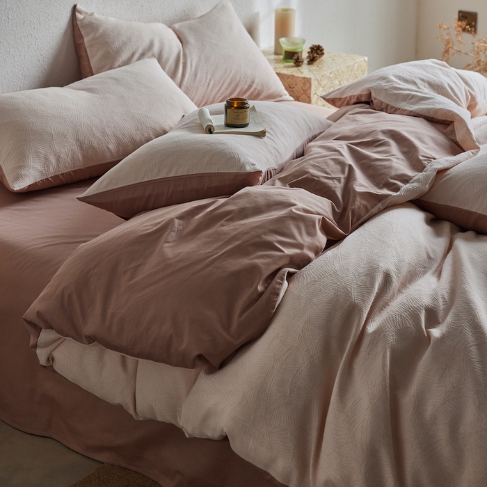 91家纺网 家纺一手货源 找家纺 千朵森 2025新款全棉色织提花四季款四件套-艾薇 艾薇-薄玉色