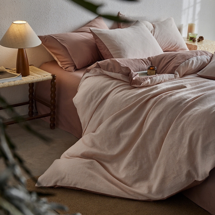 91家纺网 家纺一手货源 找家纺 千朵森 2025新款全棉色织提花四季款四件套-艾薇 艾薇-薄玉色