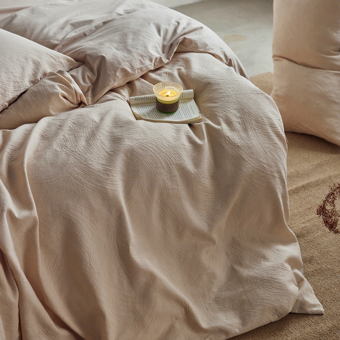 91家纺网 家纺一手货源 找家纺 千朵森 2025新款全棉色织提花四季款四件套-艾薇 艾薇-春水白