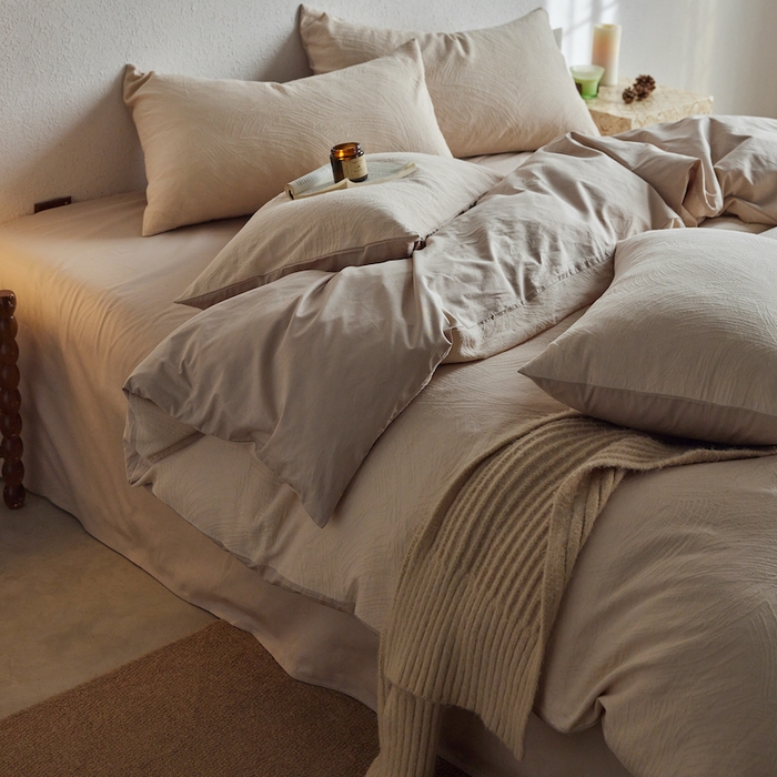 91家纺网 家纺一手货源 找家纺 千朵森 2025新款全棉色织提花四季款四件套-艾薇 艾薇-春水白