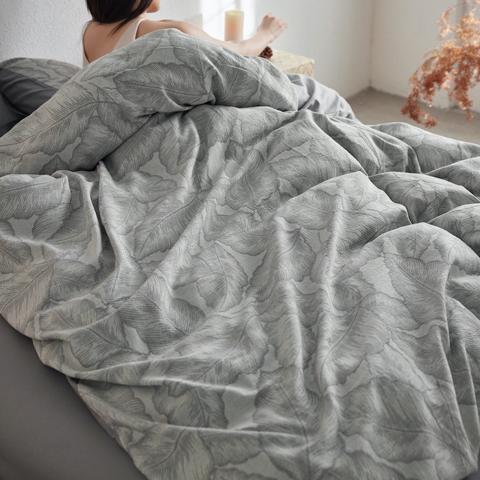 91家纺网 家纺一手货源 找家纺 千朵森 2025新款全棉色织提花四季款四件套-艾薇 艾薇-幻影灰