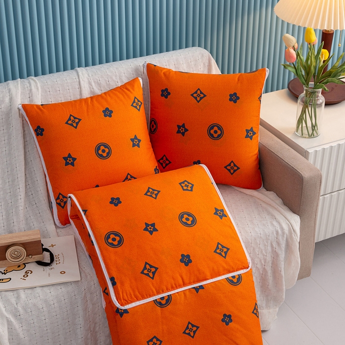 91家纺网 家纺一手货源 找家纺 悦织湾家纺 2025新款精疏棉抱枕被靠枕抱枕毯轻奢时尚卡通小清新电商直播热销款 幸运草 -桔