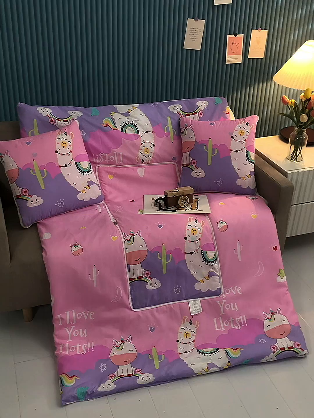 91家纺网 家纺一手货源 找家纺 悦织湾家纺 2025新款精疏棉抱枕被靠枕抱枕毯轻奢时尚卡通小清新电商直播热销款 两小无猜