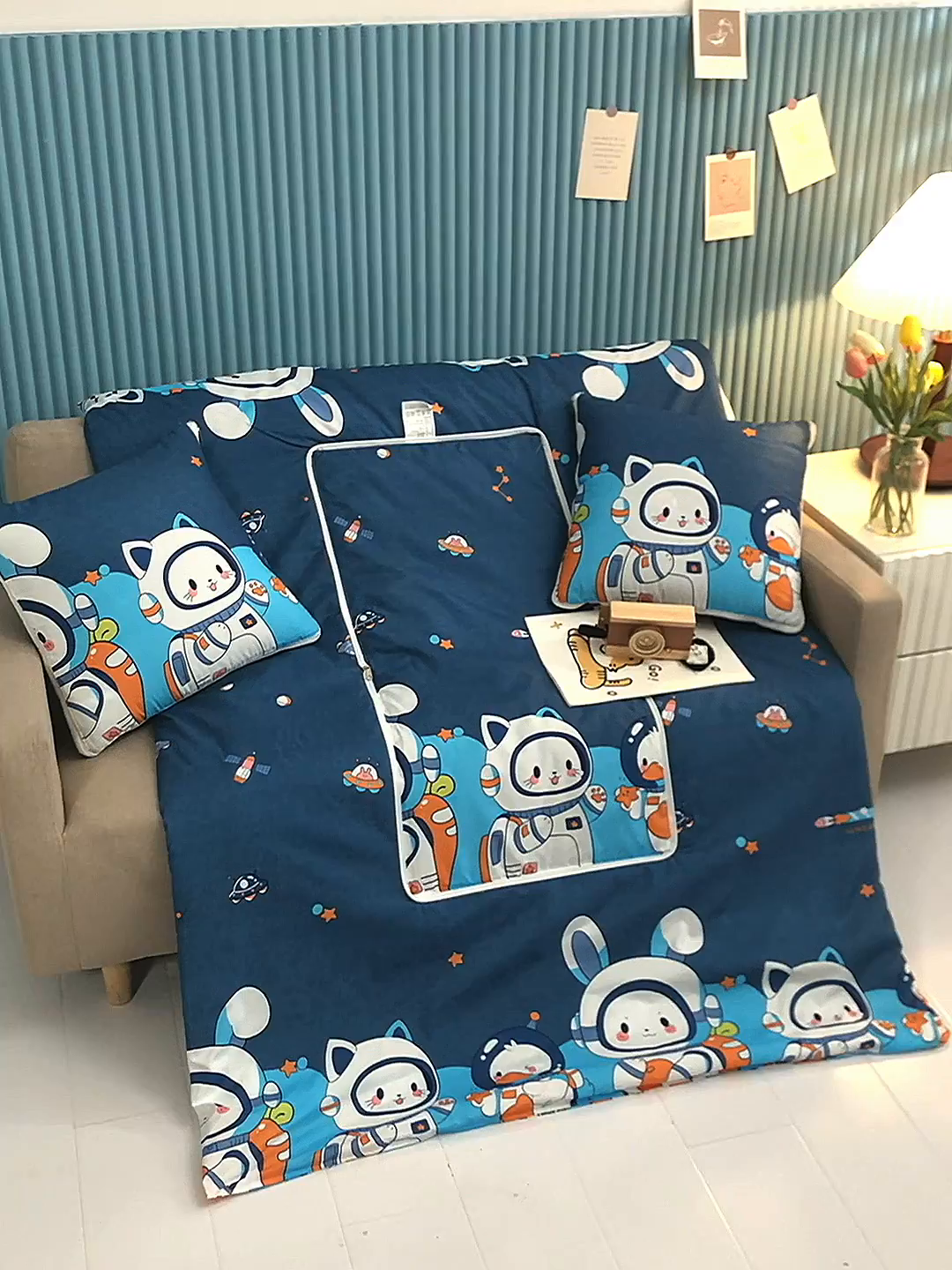 91家纺网 家纺一手货源 找家纺 悦织湾家纺 2025新款精疏棉抱枕被靠枕抱枕毯轻奢时尚卡通小清新电商直播热销款 遨游