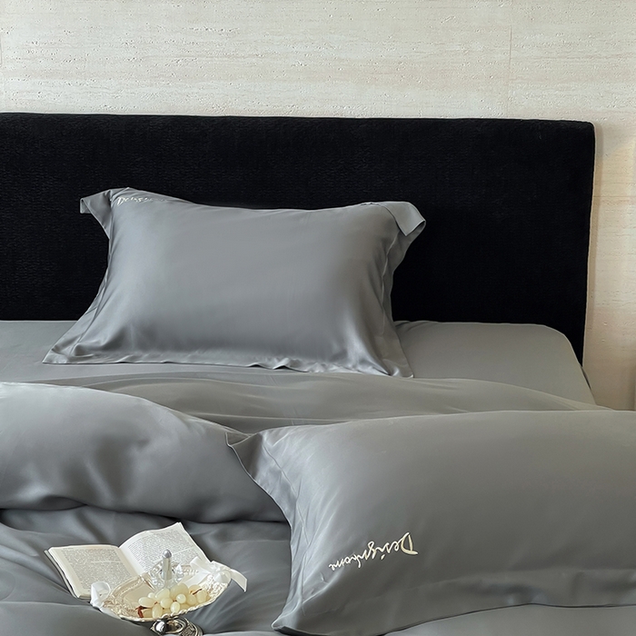 91家纺网 家纺一手货源 找家纺 黛舒家居 2025新款60S兰精天丝纯色简绣四件套 玄灰