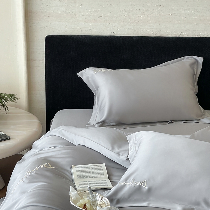 91家纺网 家纺一手货源 找家纺 黛舒家居 2025新款60S兰精天丝纯色简绣四件套 烟灰