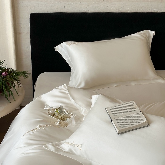 91家纺网 家纺一手货源 找家纺 黛舒家居 2025新款60S兰精天丝纯色简绣四件套 象牙白