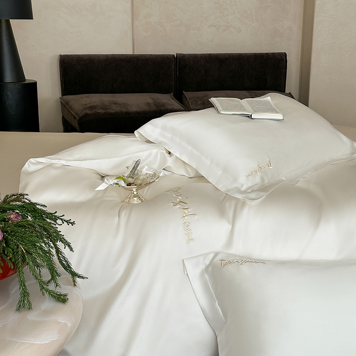 91家纺网 家纺一手货源 找家纺 黛舒家居 2025新款60S兰精天丝纯色简绣四件套 象牙白