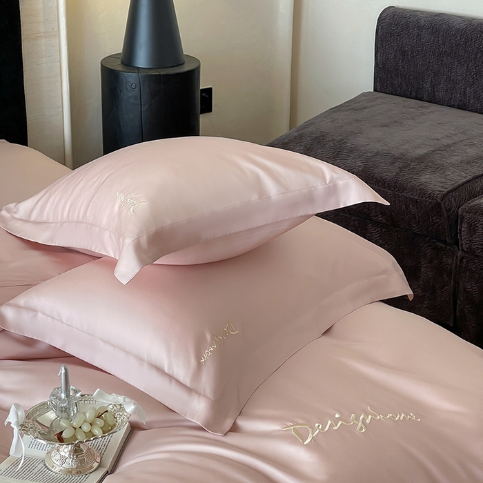 91家纺网 家纺一手货源 找家纺 黛舒家居 2025新款60S兰精天丝纯色简绣四件套 千黛粉