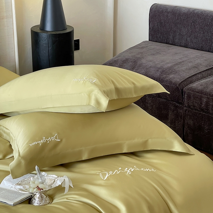 91家纺网 家纺一手货源 找家纺 黛舒家居 2025新款60S兰精天丝纯色简绣四件套 琥珀黄