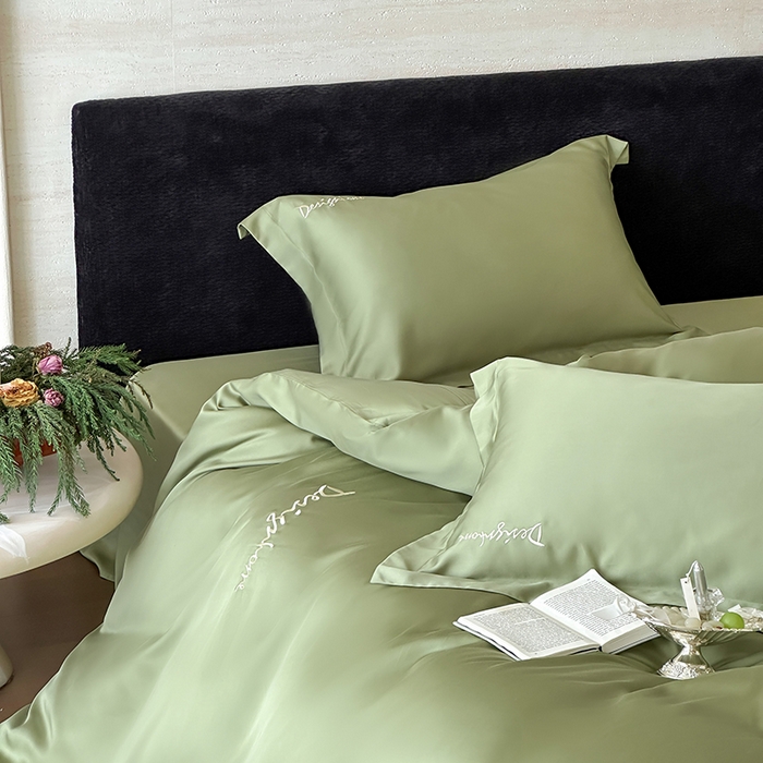 91家纺网 家纺一手货源 找家纺 黛舒家居 2025新款60S兰精天丝纯色简绣四件套 松绿