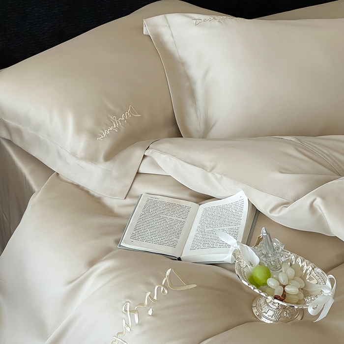 91家纺网 家纺一手货源 找家纺 黛舒家居 2025新款60S兰精天丝纯色简绣四件套 素灰