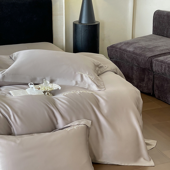 91家纺网 家纺一手货源 找家纺 黛舒家居 2025新款60S兰精天丝纯色简绣四件套 竹卡