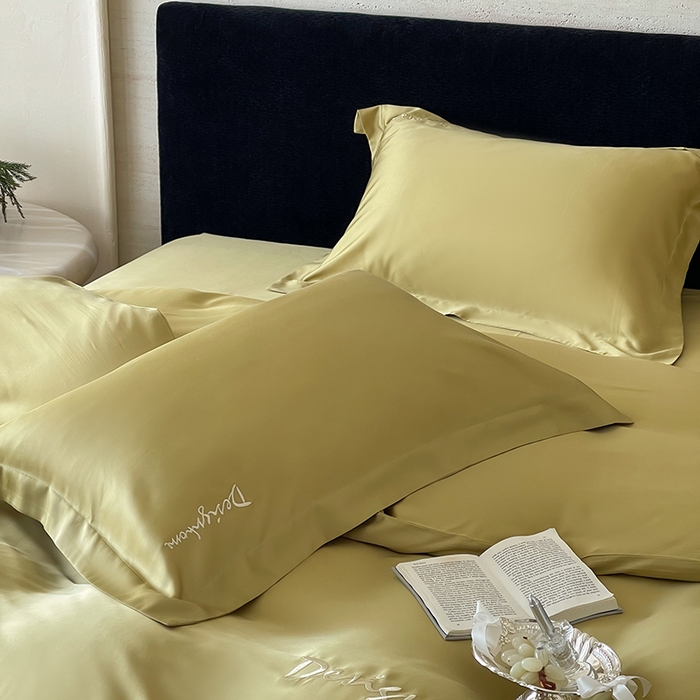 91家纺网 家纺一手货源 找家纺 黛舒家居 2025新款60S兰精天丝纯色简绣四件套 琥珀黄