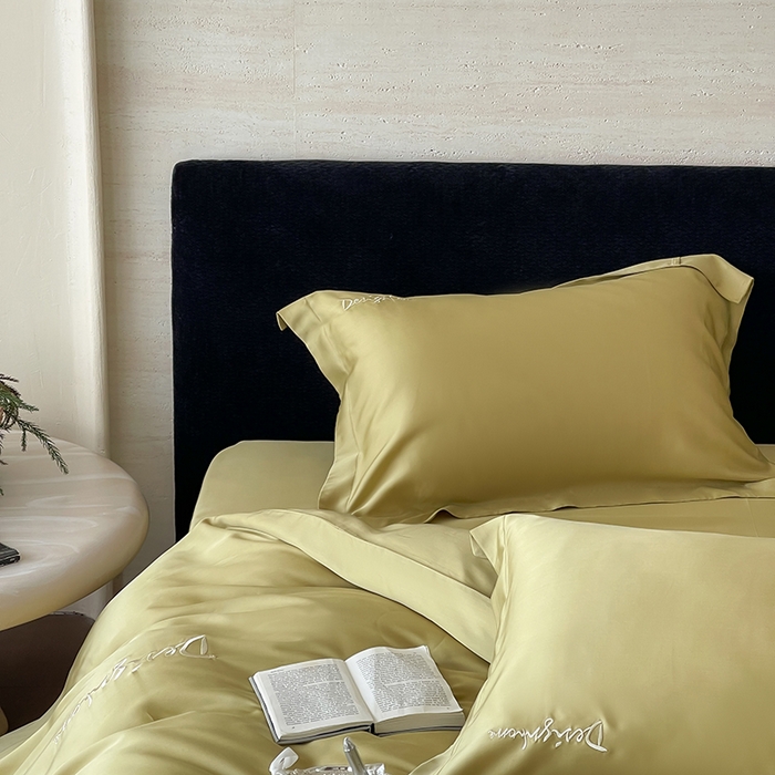 91家纺网 家纺一手货源 找家纺 黛舒家居 2025新款60S兰精天丝纯色简绣四件套 琥珀黄