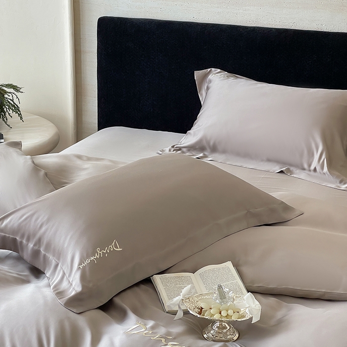 91家纺网 家纺一手货源 找家纺 黛舒家居 2025新款60S兰精天丝纯色简绣四件套 竹卡