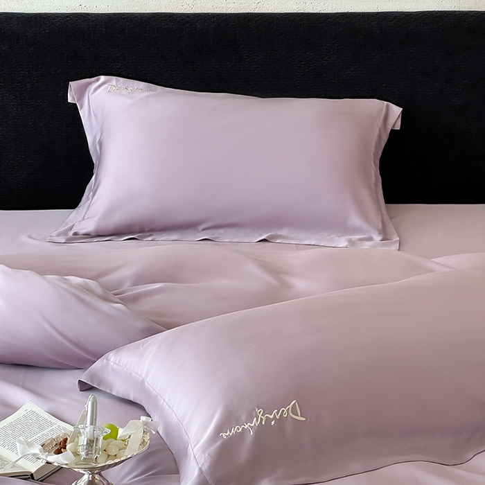 91家纺网 家纺一手货源 找家纺 黛舒家居 2025新款60S兰精天丝纯色简绣四件套 丁香紫