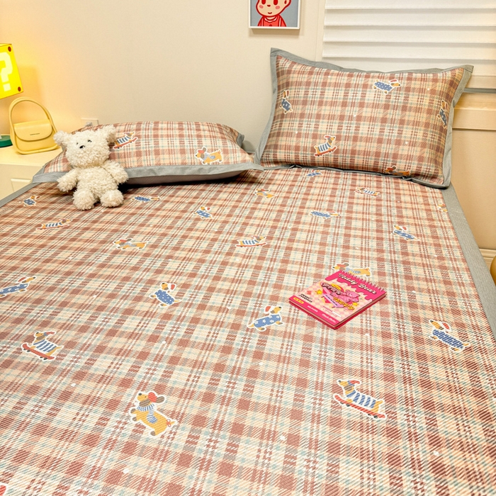 91家纺网 家纺一手货源 找家纺 慕尚家纺 2025新款600D小清新凉感冰丝凉席三件套 腊肠犬