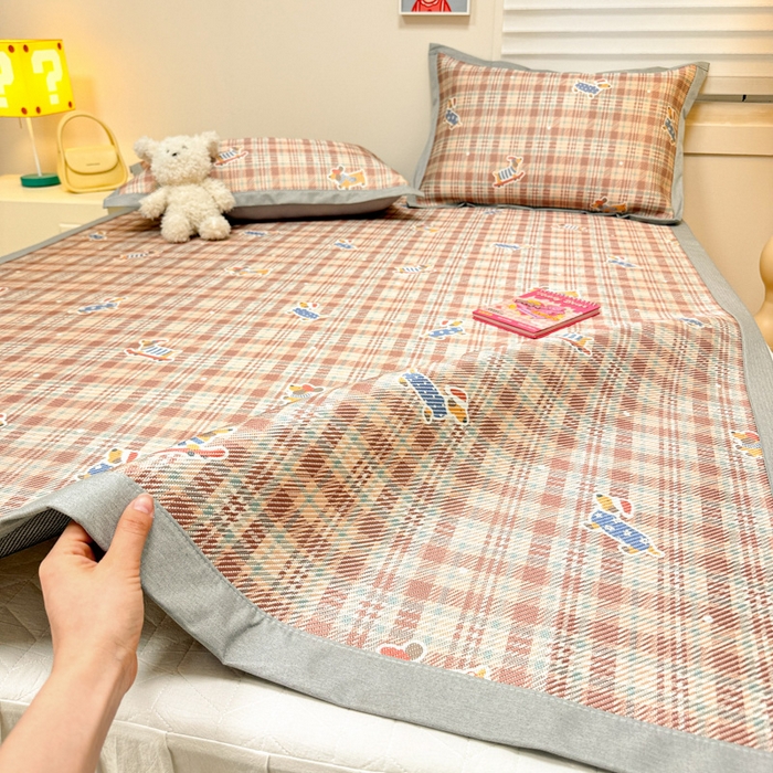 91家纺网 家纺一手货源 找家纺 慕尚家纺 2025新款600D小清新凉感冰丝凉席三件套 腊肠犬