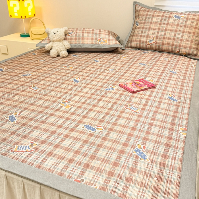 91家纺网 家纺一手货源 找家纺 慕尚家纺 2025新款600D小清新凉感冰丝凉席三件套 腊肠犬