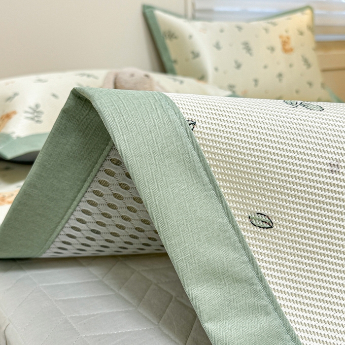 91家纺网 家纺一手货源 找家纺 慕尚家纺 2025新款600D小清新凉感冰丝凉席三件套 皮卡熊