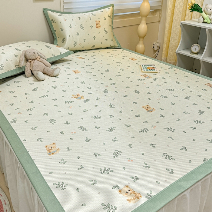 91家纺网 家纺一手货源 找家纺 慕尚家纺 2025新款600D小清新凉感冰丝凉席三件套 皮卡熊