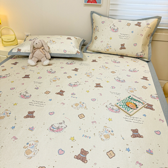 91家纺网 家纺一手货源 找家纺 慕尚家纺 2025新款600D小清新凉感冰丝凉席三件套 奶缇熊