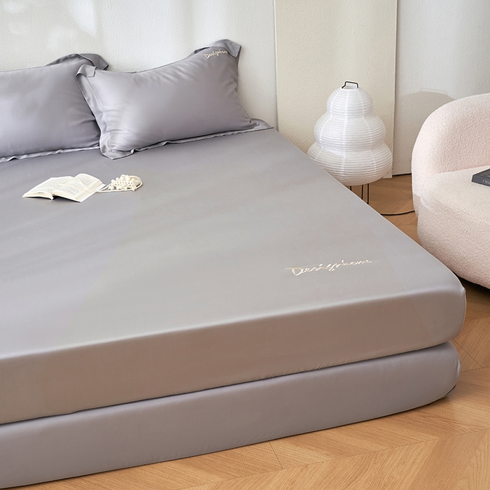 91家纺网 家纺一手货源 找家纺 黛舒家居 2025新款60S兰精天丝纯色简绣单床笠 烟灰