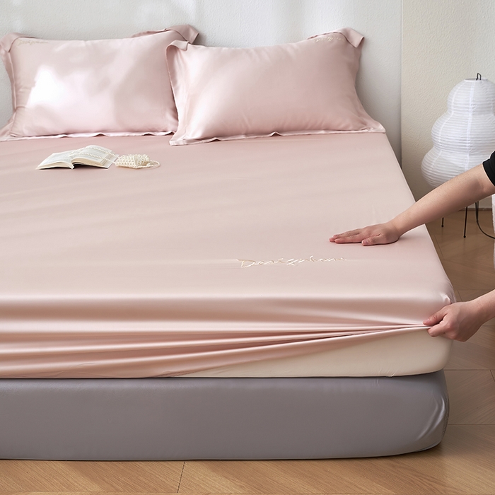 91家纺网 家纺一手货源 找家纺 黛舒家居 2025新款60S兰精天丝纯色简绣单床笠 千黛粉