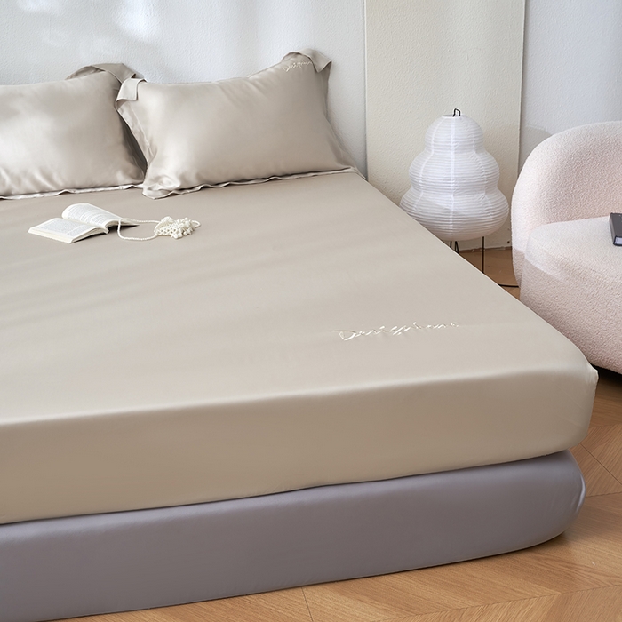 91家纺网 家纺一手货源 找家纺 黛舒家居 2025新款60S兰精天丝纯色简绣单床笠 素灰