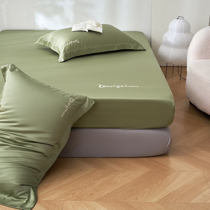 91家纺网 家纺一手货源 找家纺 黛舒家居 2025新款60S兰精天丝纯色简绣单床笠 松绿