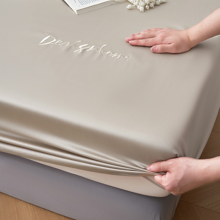 91家纺网 家纺一手货源 找家纺 黛舒家居 2025新款60S兰精天丝纯色简绣单床笠 素灰