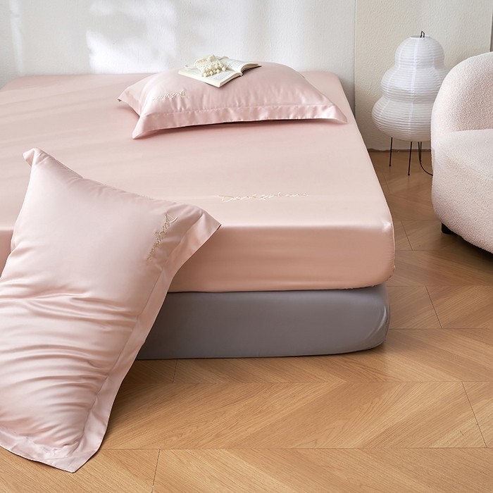 91家纺网 家纺一手货源 找家纺 黛舒家居 2025新款60S兰精天丝纯色简绣单床笠 千黛粉