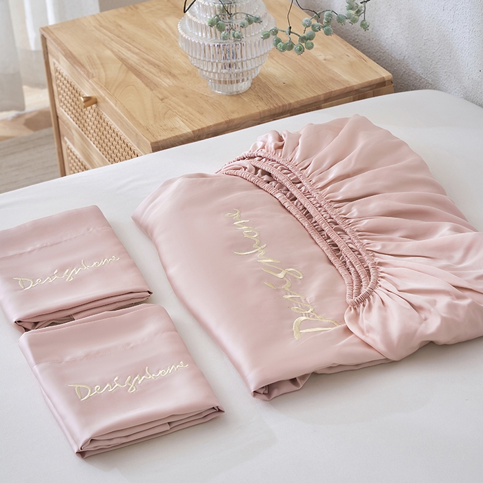 91家纺网 家纺一手货源 找家纺 黛舒家居 2025新款60S兰精天丝纯色简绣单床笠 千黛粉