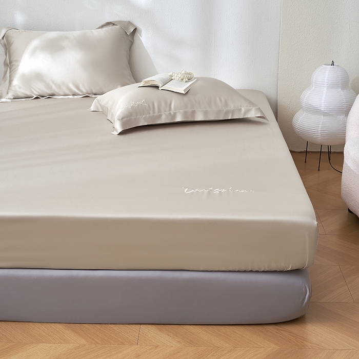 91家纺网 家纺一手货源 找家纺 黛舒家居 2025新款60S兰精天丝纯色简绣单床笠 素灰