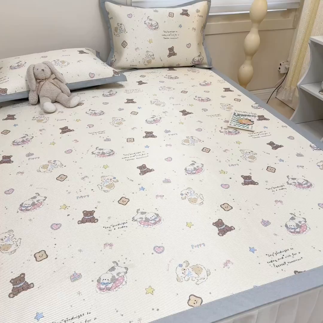 91家纺网 家纺一手货源 找家纺 慕尚家纺 2025新款600D小清新凉感冰丝凉席三件套 奶缇熊