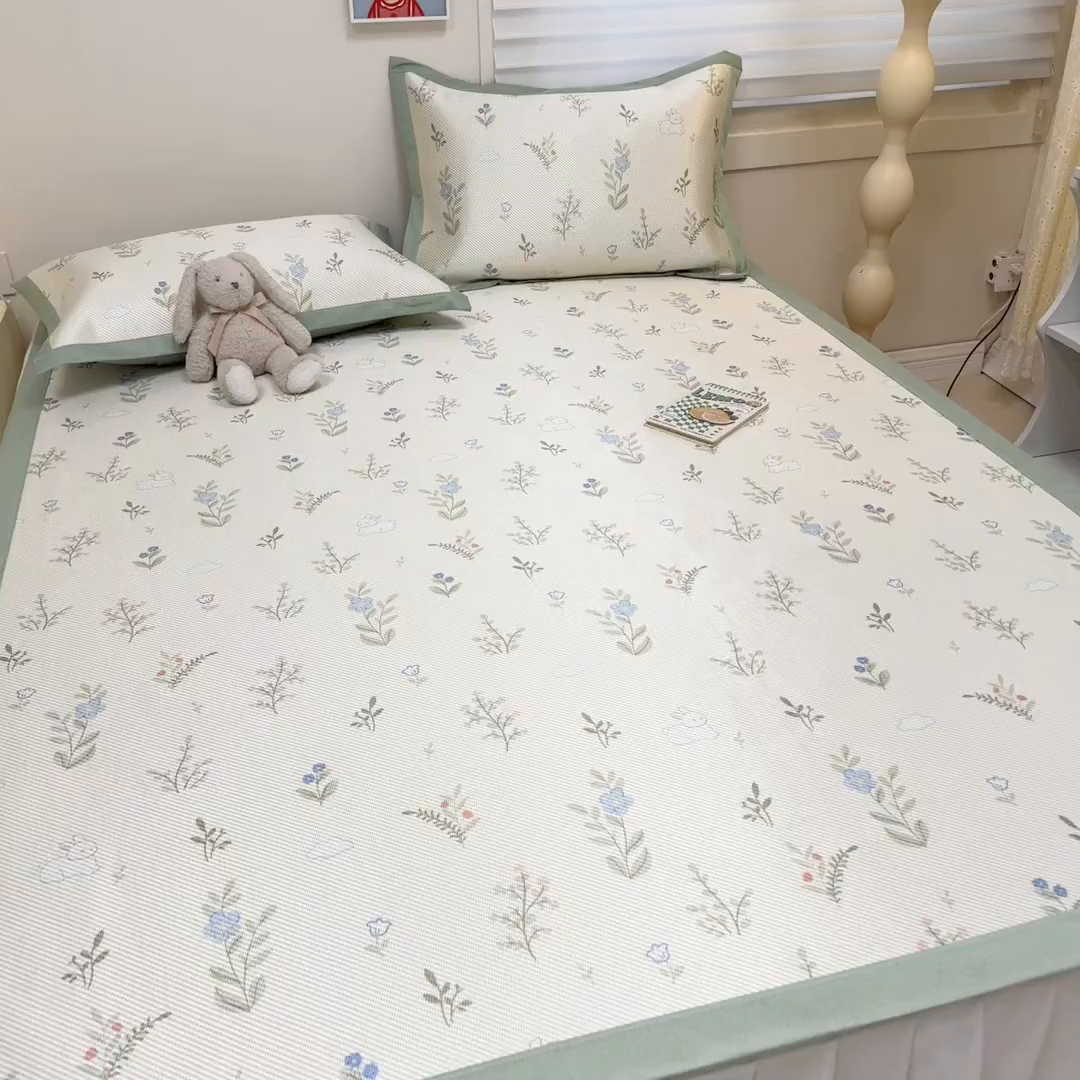 91家纺网 家纺一手货源 找家纺 慕尚家纺 2025新款600D小清新凉感冰丝凉席三件套 小兔叽