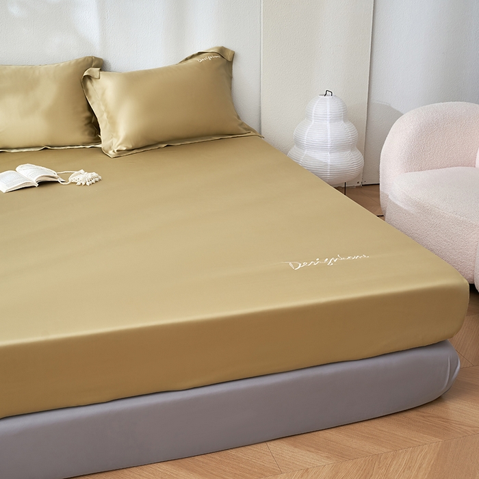 91家纺网 家纺一手货源 找家纺 黛舒家居 2025新款60S兰精天丝纯色简绣单床笠 琥珀黄