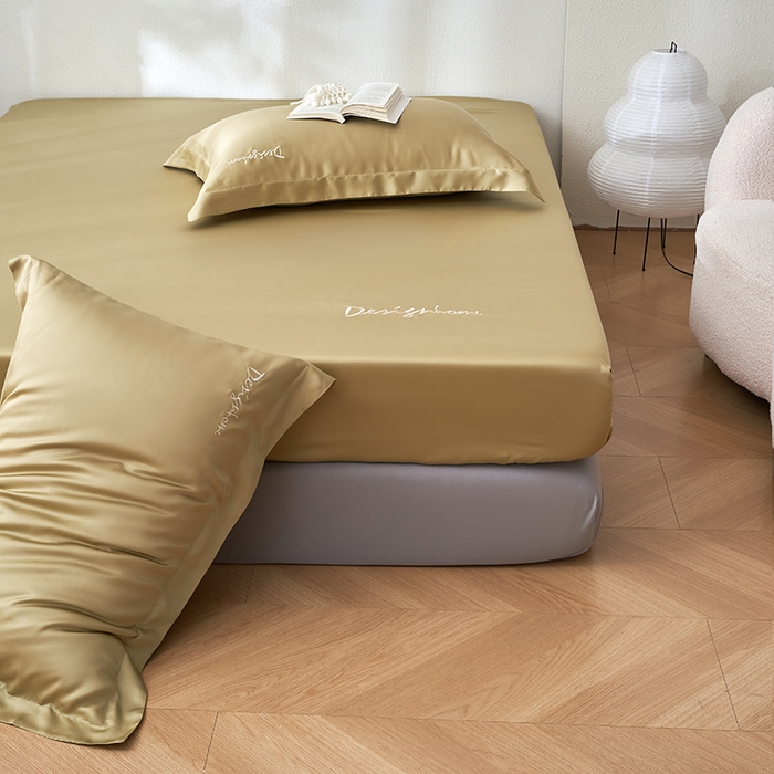 91家纺网 家纺一手货源 找家纺 黛舒家居 2025新款60S兰精天丝纯色简绣单床笠 琥珀黄