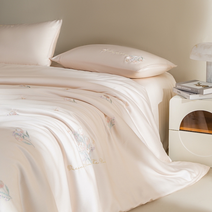 91家纺网 家纺一手货源 找家纺 千朵森 2025新款60S奥地利兰精天丝四件套-春满郁金香 郁金香金