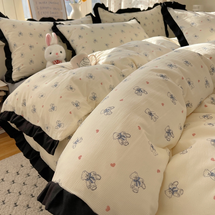 91家纺网 家纺一手货源 找家纺 红嘴企鹅 2025新款双层纱水洗棉赫本风四件套 赫本风-抱抱熊