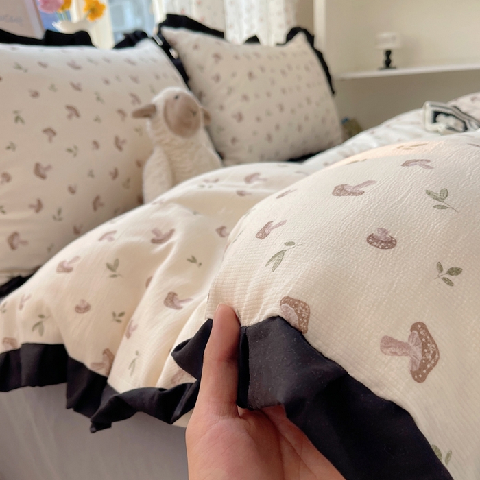 91家纺网 家纺一手货源 找家纺 红嘴企鹅 2025新款双层纱水洗棉赫本风四件套 赫本风-花蘑菇