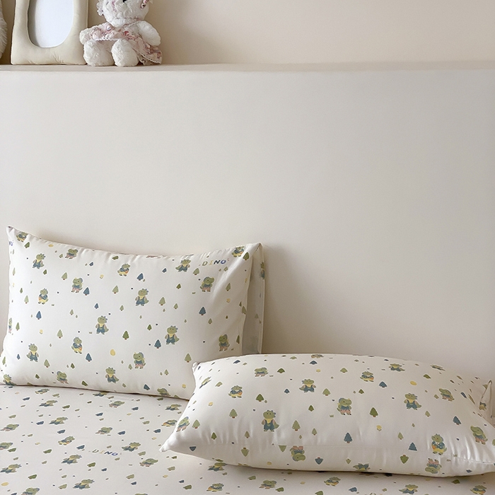 91家纺网 家纺一手货源 找家纺 时光里 2025新款双层纱系列卡通风枕套 萌宠宝宝-绿