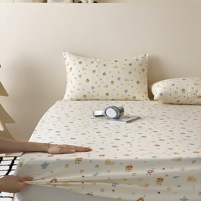 91家纺网 家纺一手货源 找家纺 时光里 2025新款双层纱系列卡通风床笠 如甜初梦