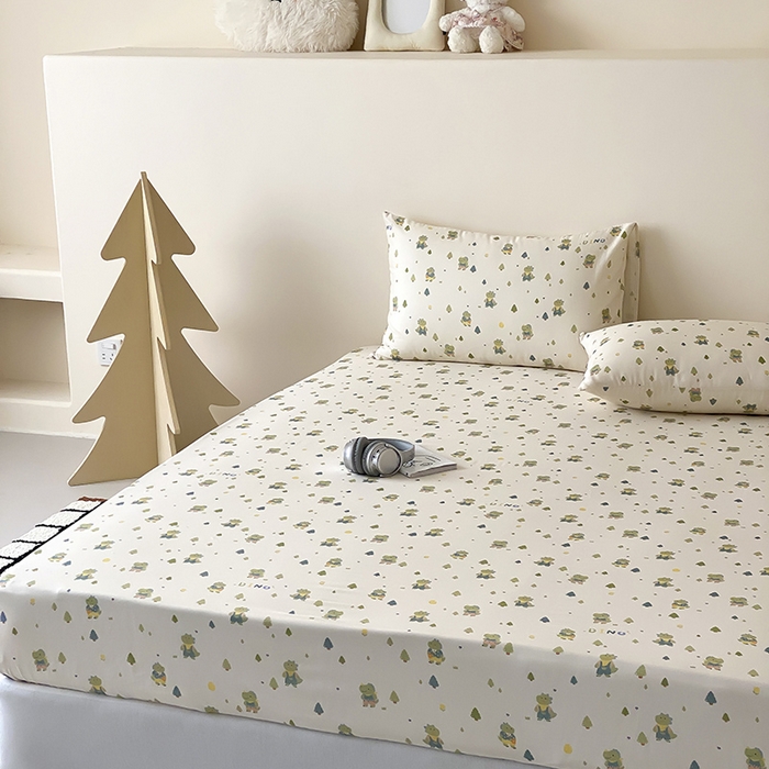 91家纺网 家纺一手货源 找家纺 时光里 2025新款双层纱系列卡通风床笠 萌宠宝宝-绿