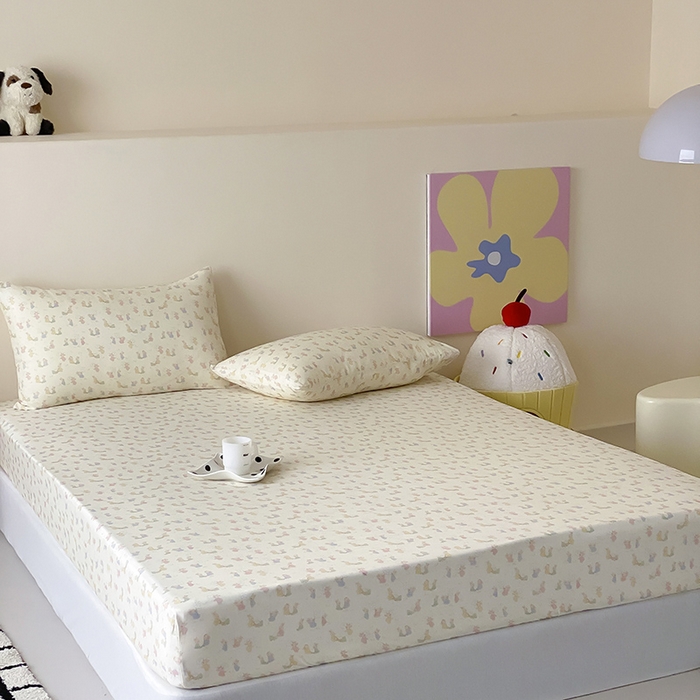 91家纺网 家纺一手货源 找家纺 时光里 2025新款双层纱系列卡通风床笠 小兔乖乖