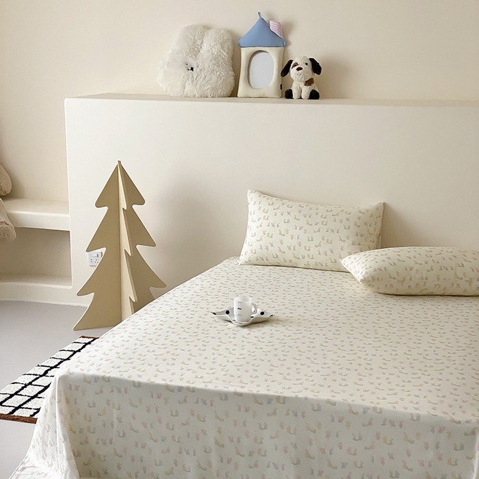 91家纺网 家纺一手货源 找家纺 时光里 2025新款双层纱系列卡通风床单 小兔乖乖