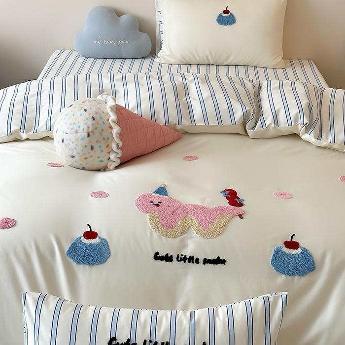 91家纺网 家纺一手货源 找家纺 （总）时光里 2025新款100S卡通风贡缎毛巾绣四件套