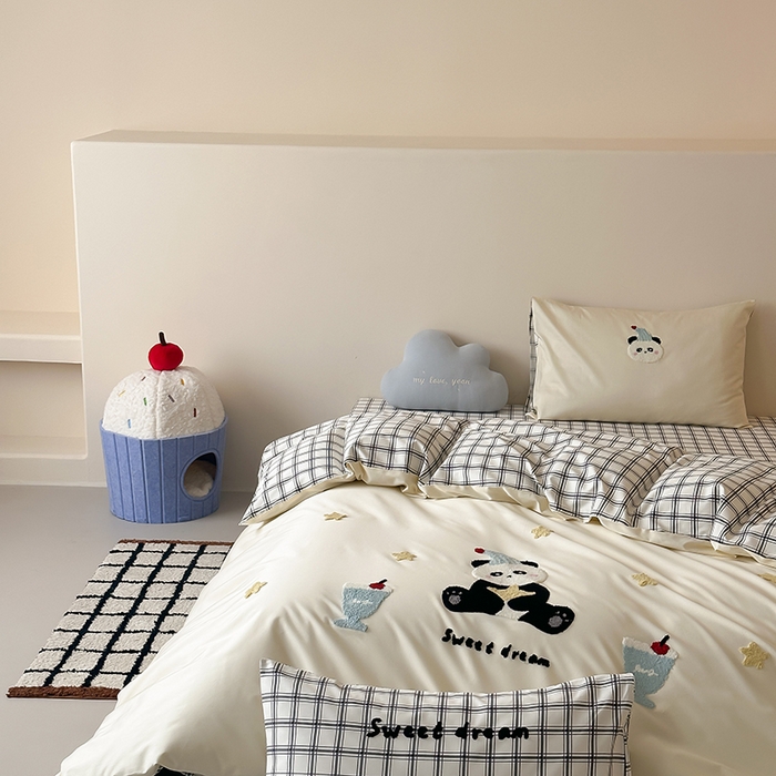 91家纺网 家纺一手货源 找家纺 时光里 2025新款100S卡通风贡缎毛巾绣四件套 熊猫语