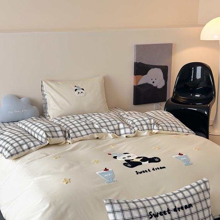 91家纺网 家纺一手货源 找家纺 时光里 2025新款100S卡通风贡缎毛巾绣四件套 熊猫语